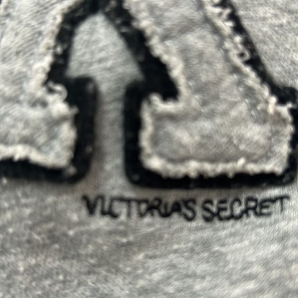 PINK Victoria’s Secret Medium long sleeve Sweat shirt. Great Condition - Picture 3 of 6